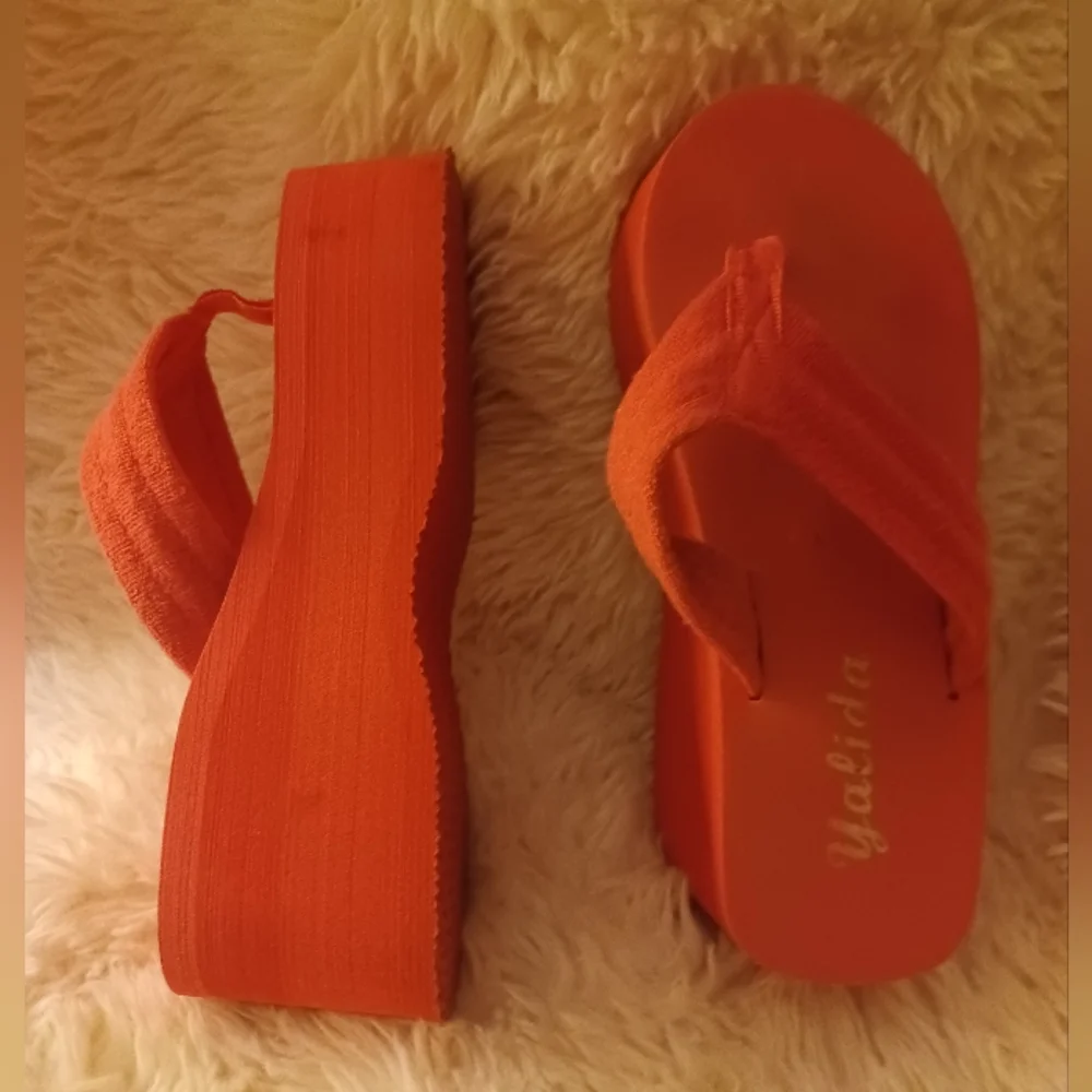 🌸2/$25 YALIDA Hot Pink Thick Wedge Flip Flops 3.5" (NOT ORANGE) - Picture 3 of 6